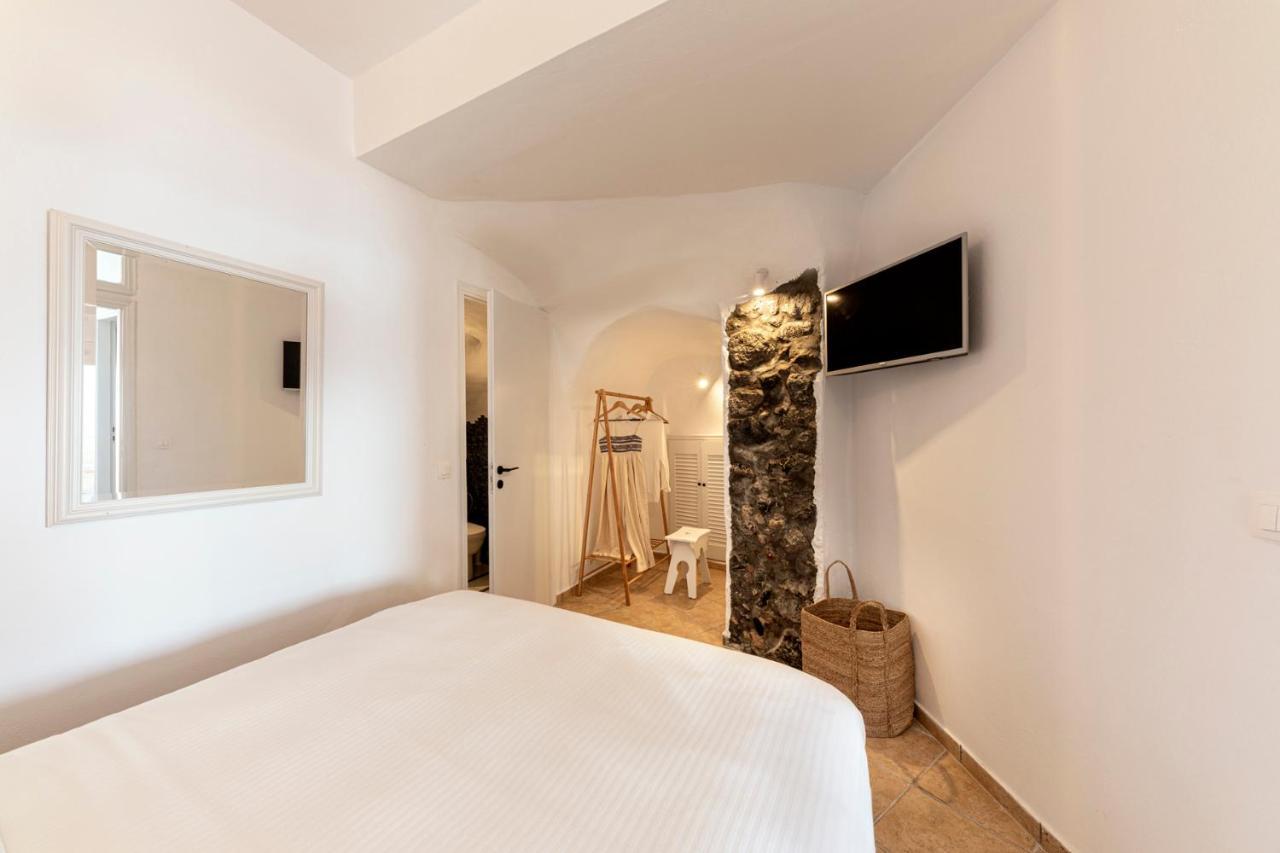 Calderas Hug & Panoramic Sea View - 3 Lux Suites Imerovígli Extérieur photo