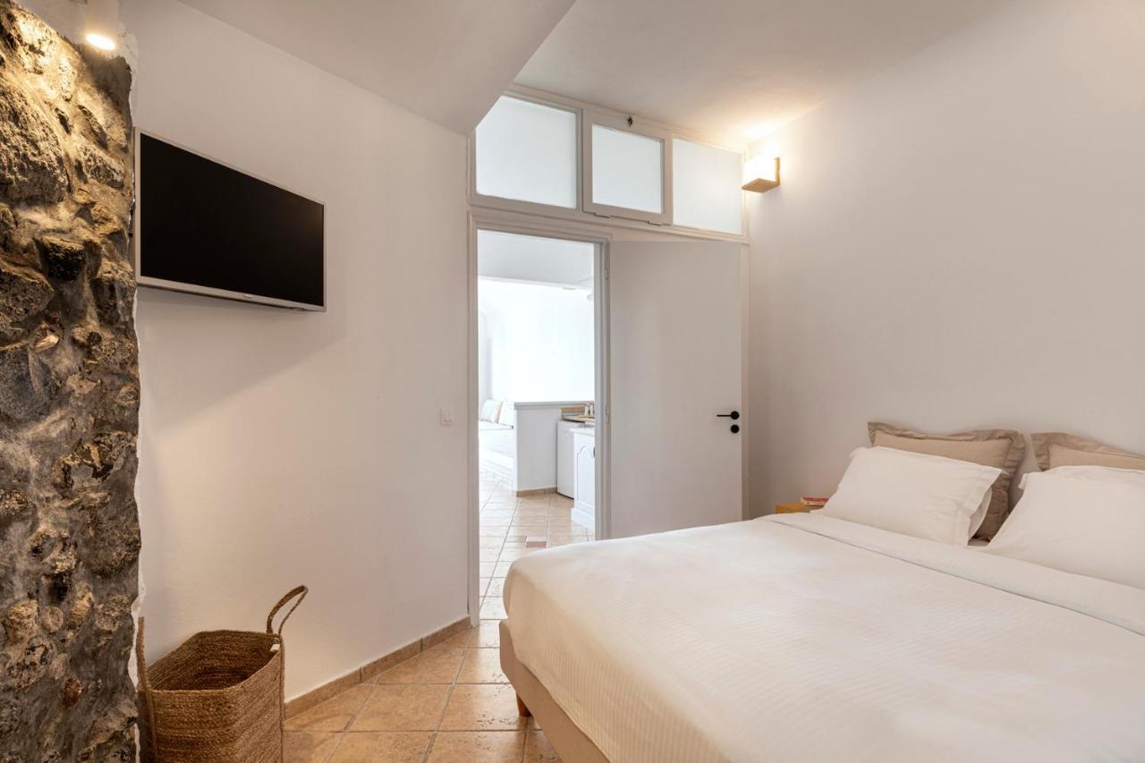 Calderas Hug & Panoramic Sea View - 3 Lux Suites Imerovígli Extérieur photo